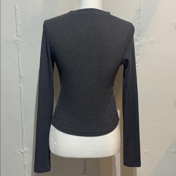 H&M gray mock neck long sleeve top - Picture 4 of 6
